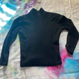 brandy melville turtle neck🖤